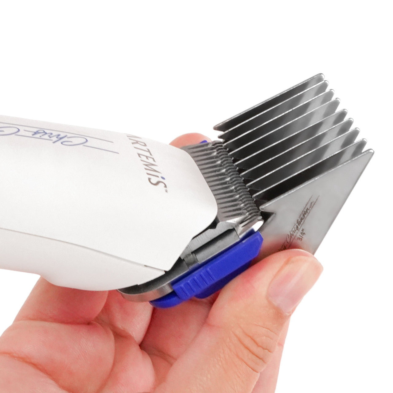 Attaching Chris Christensen Artemis Five Piece Comb to clipper